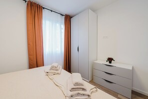 Apartment | Iron/ironing board, cribs/infant beds, free WiFi, bed sheets
