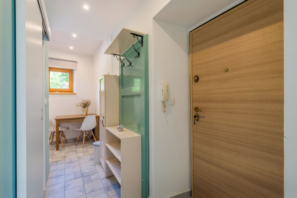 Studio | Living area | 26-inch flat-screen TV with cable channels