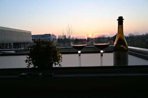 Lola Suite, One Bedroom Place With Free Parking