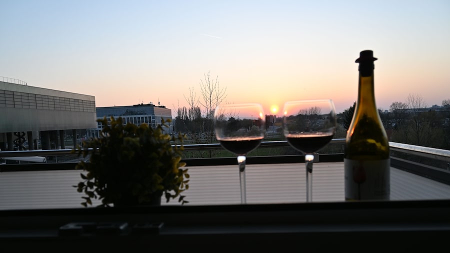 Lola Suite, One Bedroom Place With Free Parking