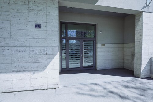 Lola Suite, One Bedroom Place With Free Parking
