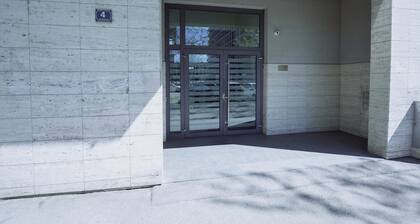 Lola Suite, One Bedroom Place With Free Parking