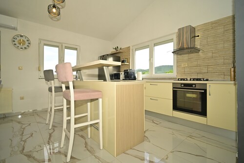 Villa Bravic 4*, Nature Home With Pool Near Split