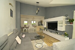 Interior - Villa Bravic 4*, Nature Home With Pool Near Split (Dicmo)