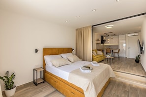 Deluxe Studio | Iron/ironing board, cots/infant beds, free WiFi, bed sheets - Vista Apartments (Split)
