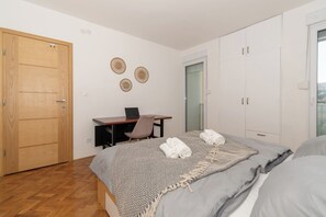 Apartment | Schreibtisch, Babybetten, kostenloses WLAN, Bettwäsche
