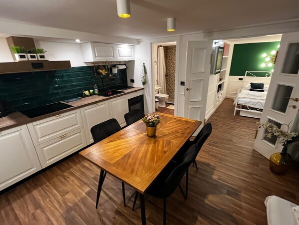 Apartment | Dining room