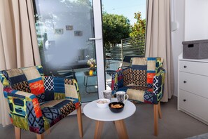 Classic Stüdyo | Oturma alanı | Kablolu TV kanalları bulunan 36 inç düz ekran televizyon 