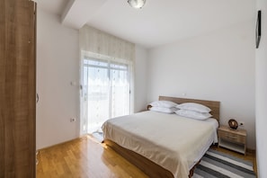 Standard Apartment | Free WiFi