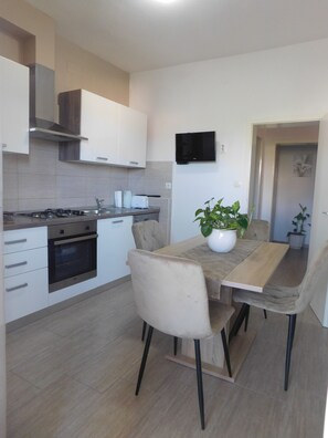 Apartment | Private kitchen | Electric kettle, dining tables - Island Bonaca Apartments (Smokvica)