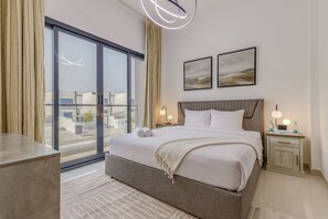 5 bedrooms, in-room safe, desk, iron/ironing board
