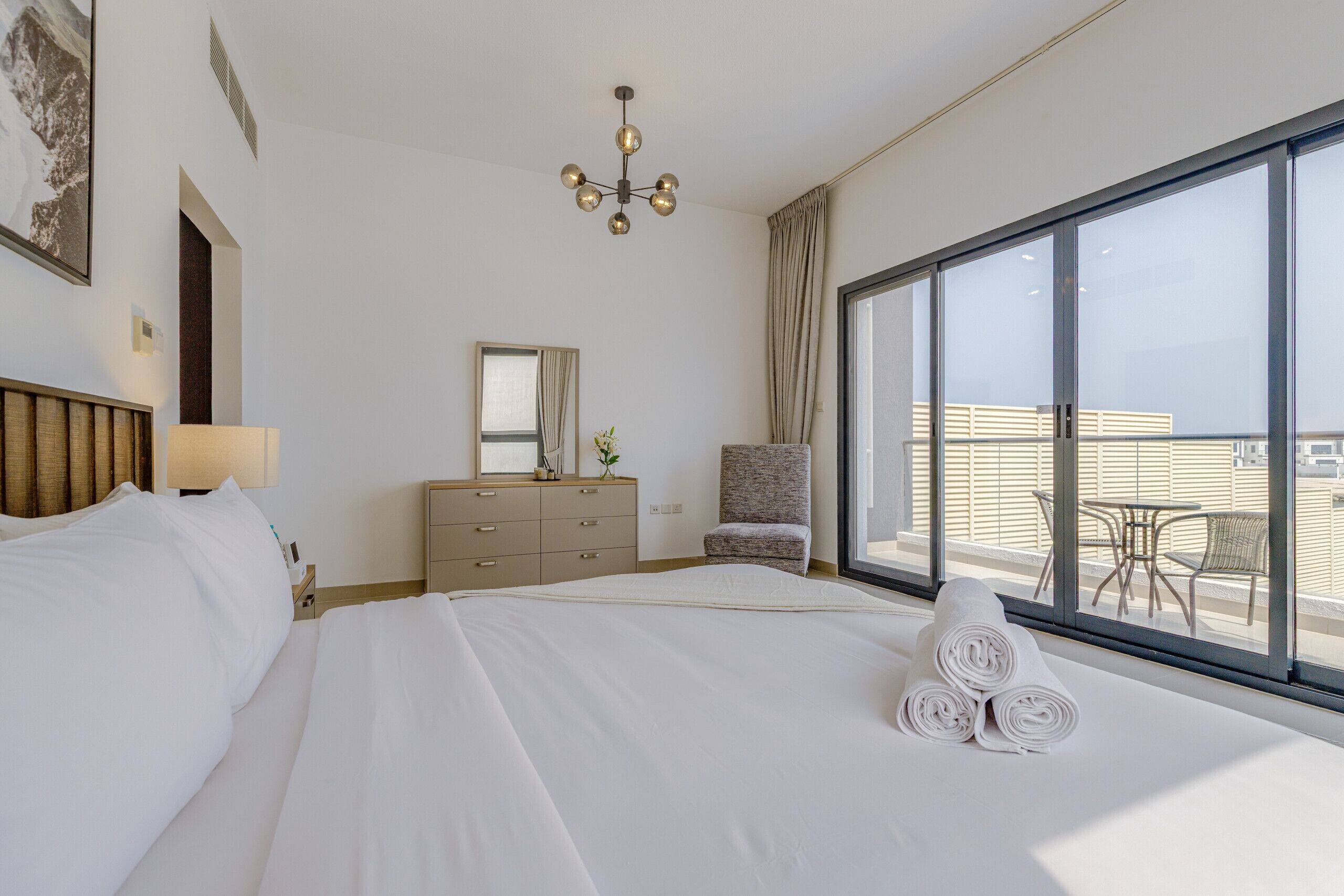 5 soveværelser, pengeskab på værelset, strygejern/strygebræt