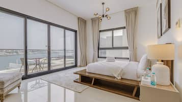 5 chambres, coffres-forts dans les chambres, fer et planche Ă repasser