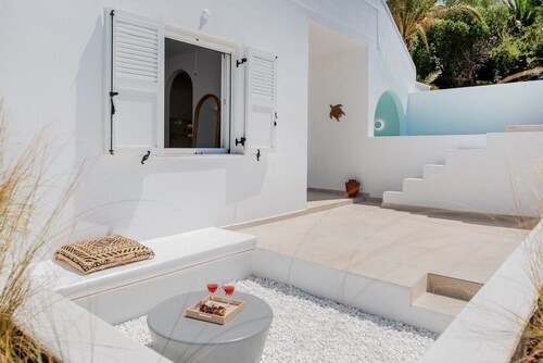 Cycladic Retreat with Olive Garden, 5 Minutes from the Beach