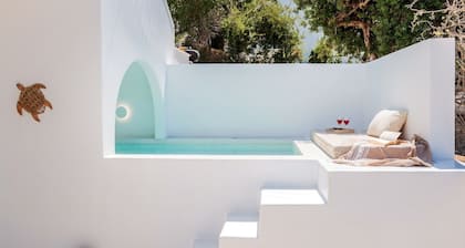 Cycladic Retreat with Olive Garden, 5 Minutes from the Beach