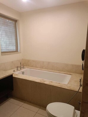 Royal Double Room, Resort View | Bathroom