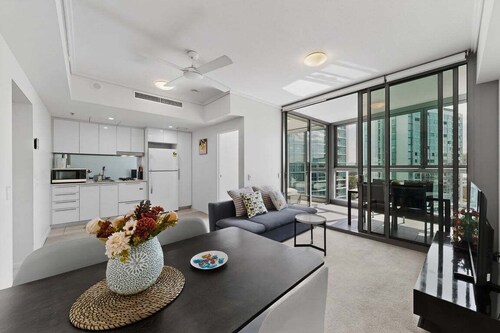 Hamilton Harbour - 1B Apt