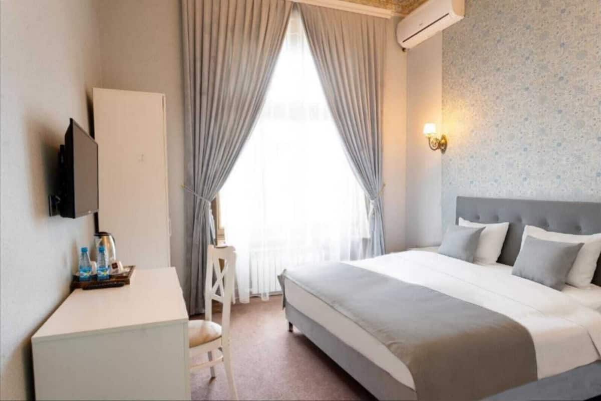 Minibar, in-room safe, soundproofing, iron/ironing board