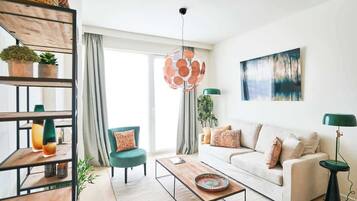 Een televisie en een kantoor