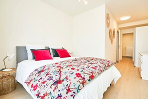 1 bedroom, iron/ironing board, travel cot, WiFi