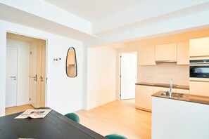 Kühlschrank, Ofen, Herdplatte, Geschirrspüler