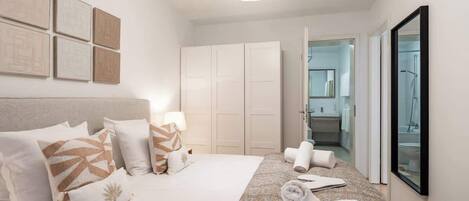 1 bedroom, iron/ironing board, travel cot, WiFi