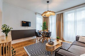 TV, offices - Prime Flat at Grand Place (Bruxelles)