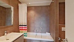 Shower - Stylish 2BR Apartment with Balcony (Bruxelles)