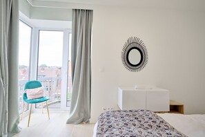 3 bedrooms, iron/ironing board, travel cot, WiFi