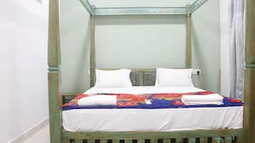 Deluxe Double Room, Garden View | Desk, free WiFi