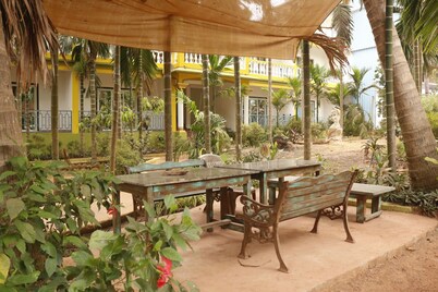 Lavish Exotic Hotel & Apartment