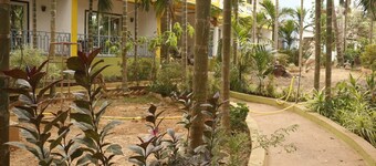 ลาวิช เอ็กโซติก โรงแรม & อพาร์ตเมนต์