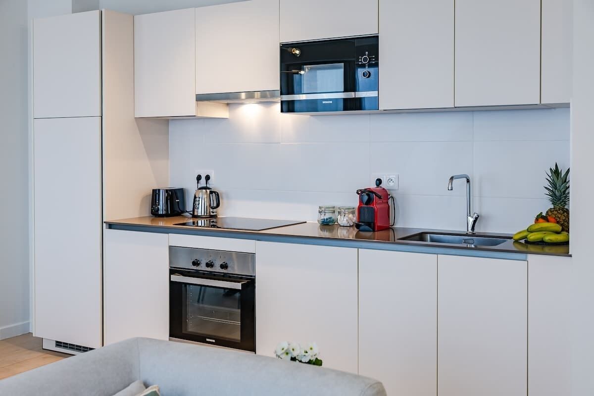 Réfrigérateur, micro-ondes, four, lave-vaisselle