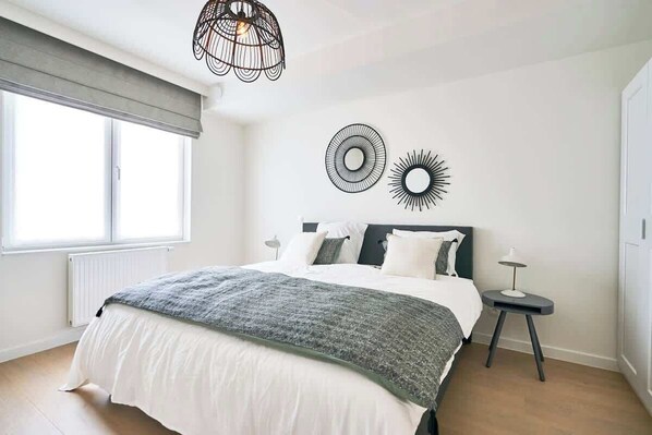 2 chambres, fer et planche à repasser, lit de bébé portatif, Wi-Fi