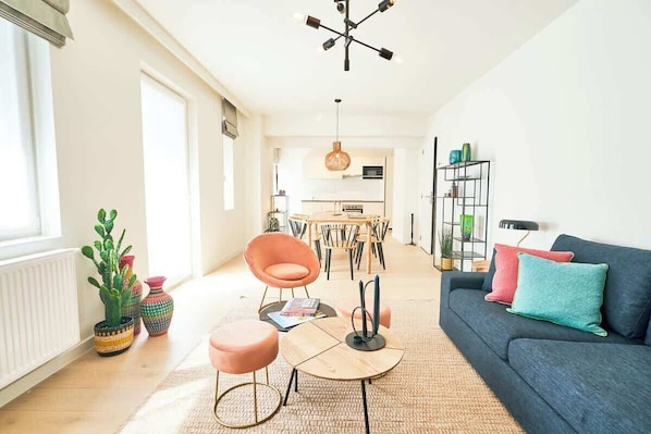 テレビ、書斎 / ワークスペース