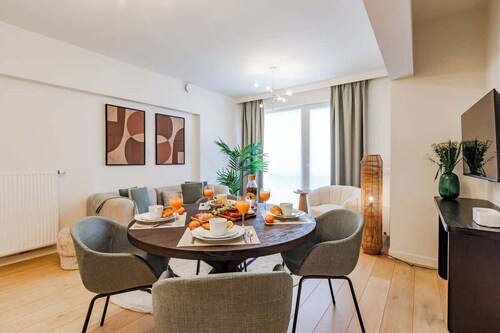 3BR NATO & EU Apartment Free Luggage Room/Free cancelation