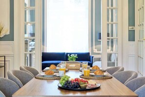 Dining - European Union and Grand Place. Luxurious 6-BR Mansion (Bruxelles)