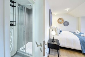 3 habitaciones, tabla de planchar con plancha, cuna de viaje y wifi 