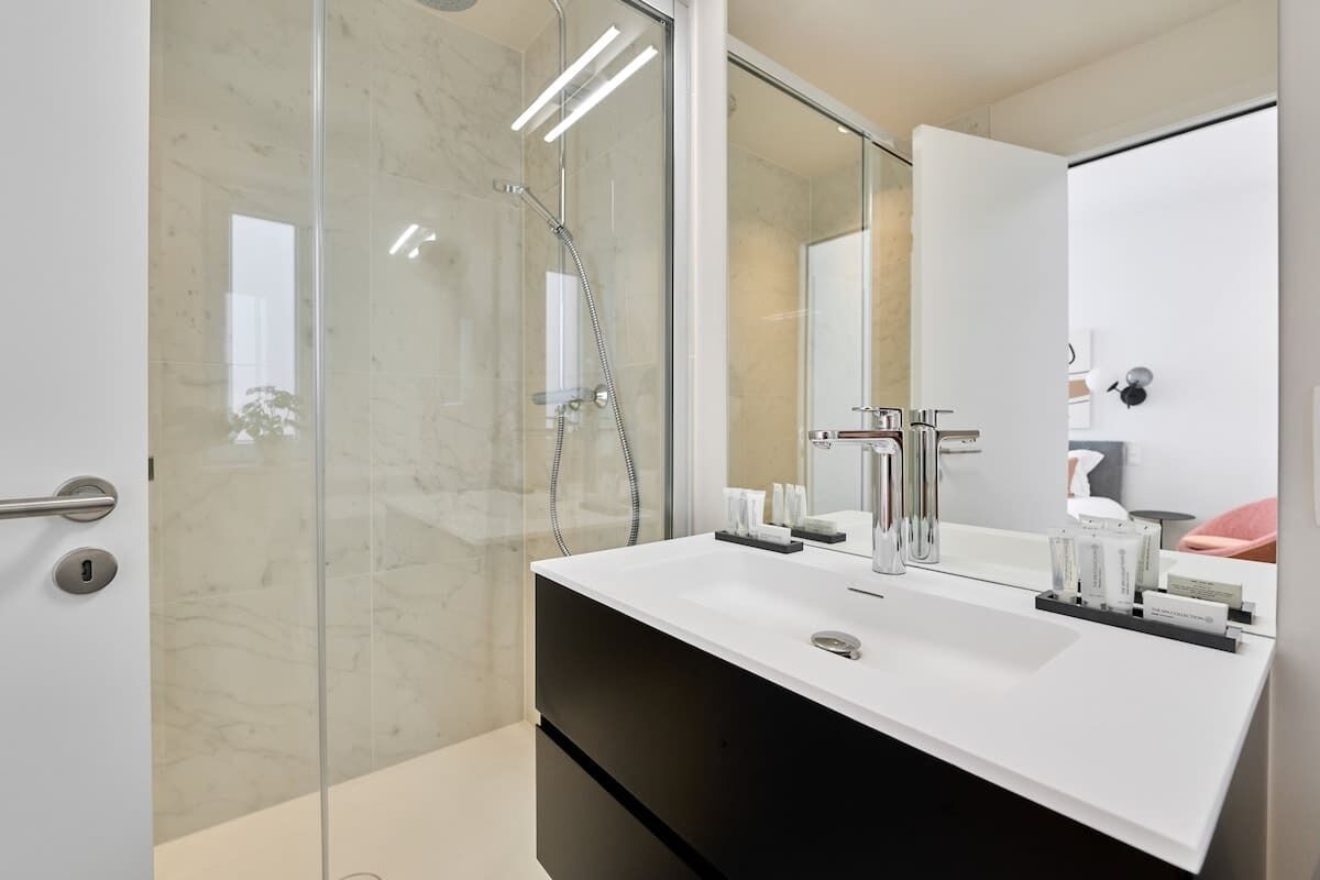 Een douche, een haardroger