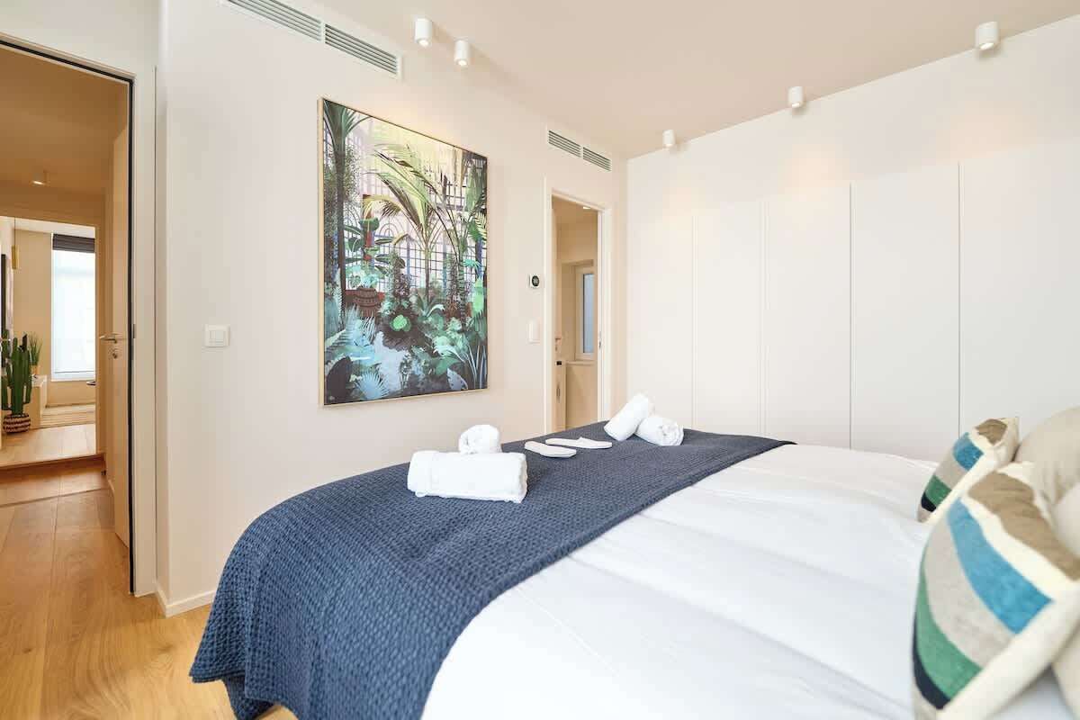 1 slaapkamer, een strijkplank/strijkijzer, reisbedje, wifi