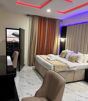 Deluxe Room, Balcony, City View