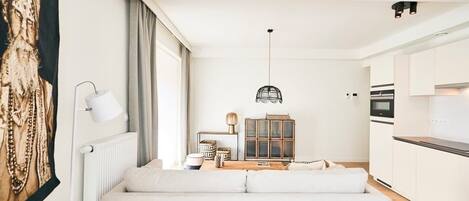 テレビ、書斎 / ワークスペース