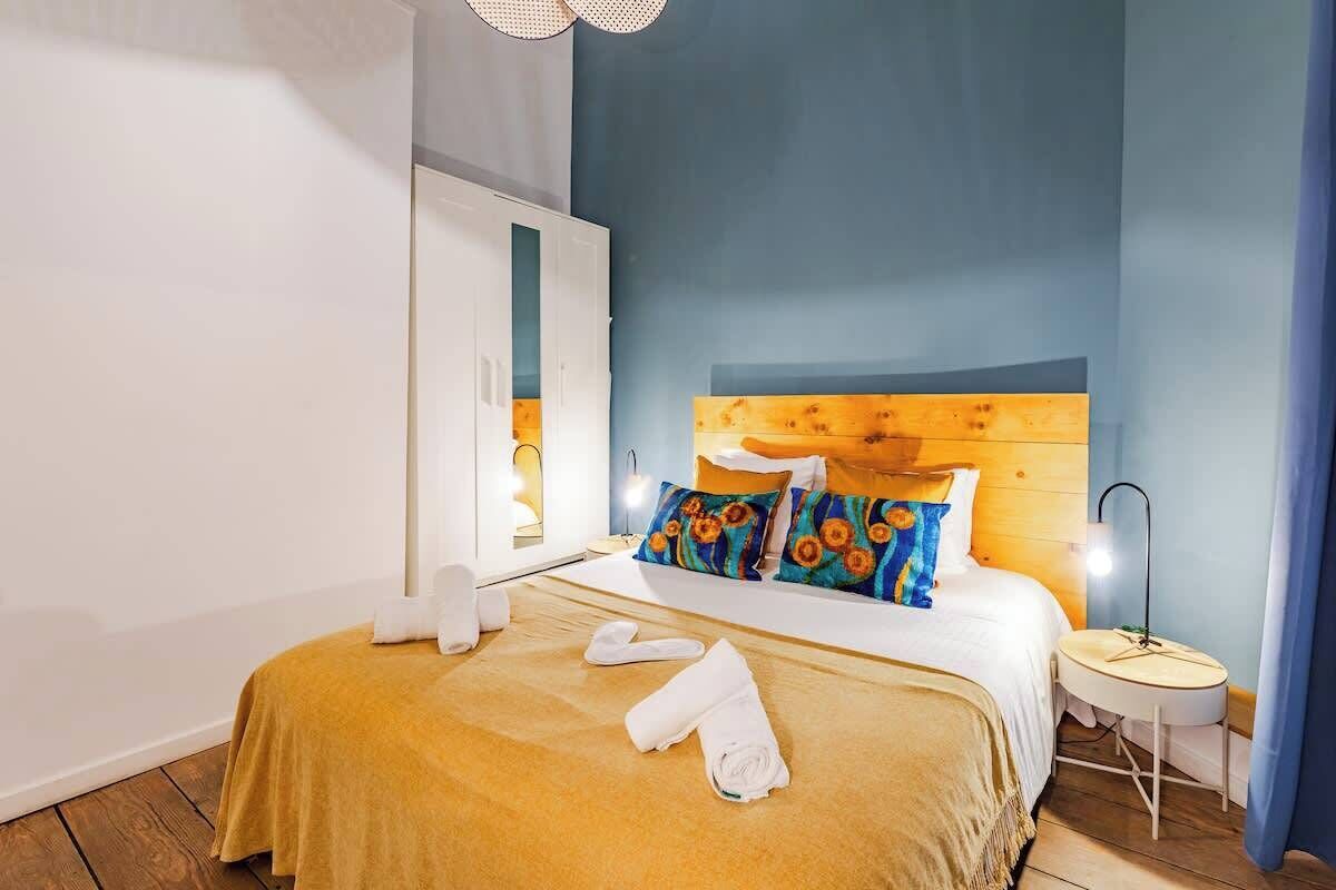 1 dormitorio, tabla de planchar con plancha, cuna de viaje y wifi