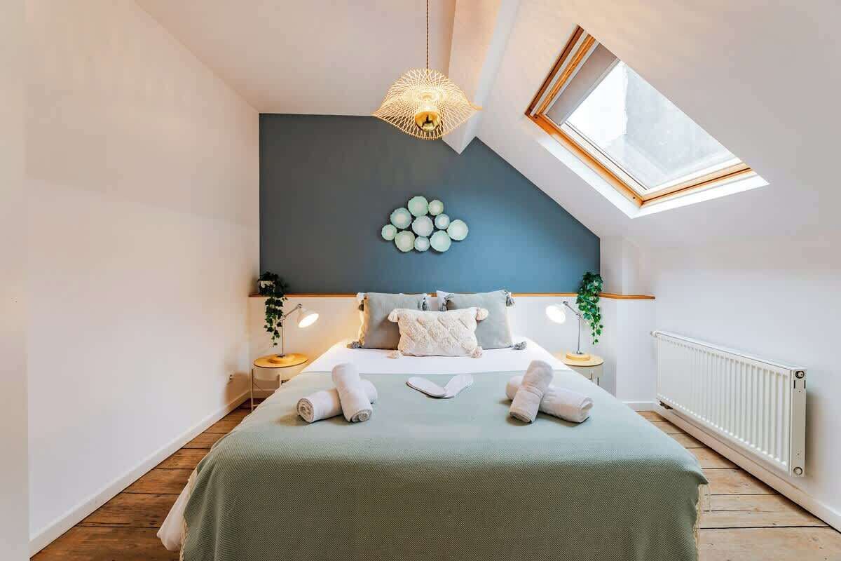 2 slaapkamers, een strijkplank/strijkijzer, reisbedje, wifi