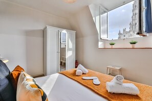 2 bedrooms, iron/ironing board, travel cot, WiFi