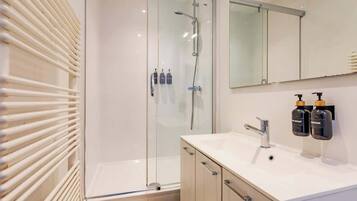 Doccia, asciugacapelli