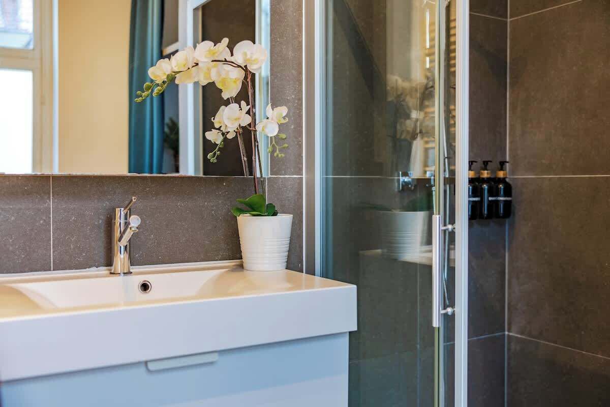 Chuveiro, secador de cabelo