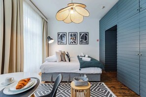 アイロン / アイロン台、旅行用ベビーベッド、WiFi、ベッドシーツ