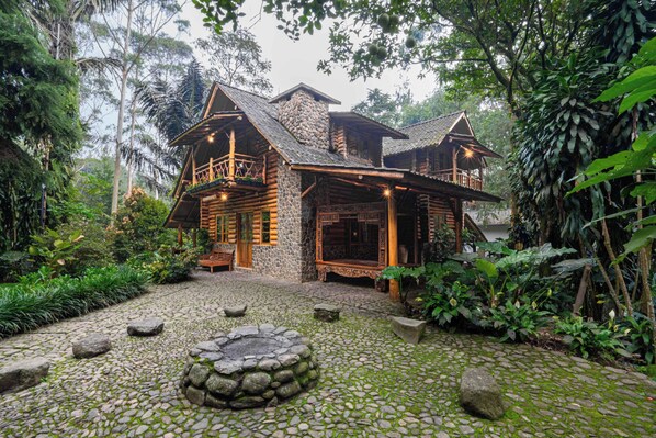 Villa, 4 chambres, vue jardin | Balcon