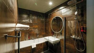 Classy Room | Bathroom